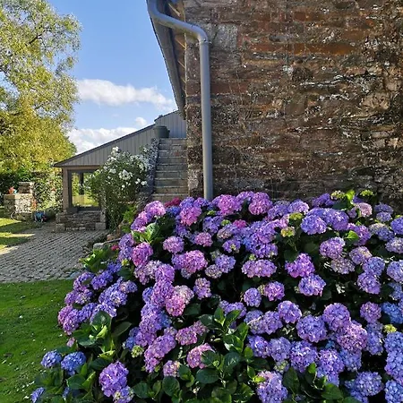 Le Domaine De Coat Rogan, Le De 10 Personnes Holiday home Pommerit-Jaudy