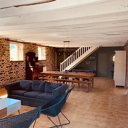Le Domaine De Coat Rogan, Le De 10 Personnes Holiday home Pommerit-Jaudy