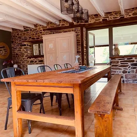 Le Domaine De Coat Rogan, Le De 10 Personnes Holiday home Pommerit-Jaudy