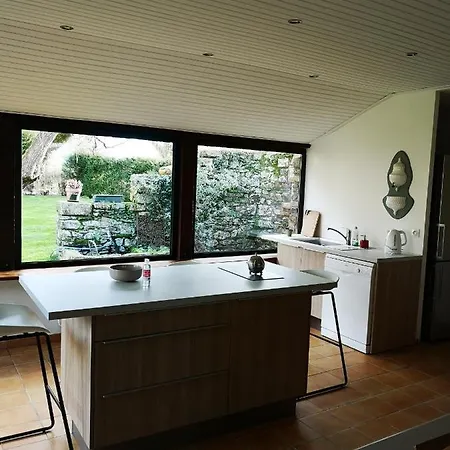 Holiday home Le Domaine De Coat Rogan, Le De 10 Personnes Pommerit-Jaudy